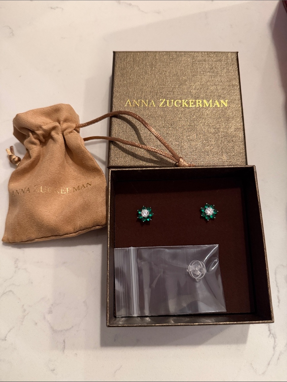 Anna Zuckerman Emerald Daisy Stud Earrings - Picture 2 of 3